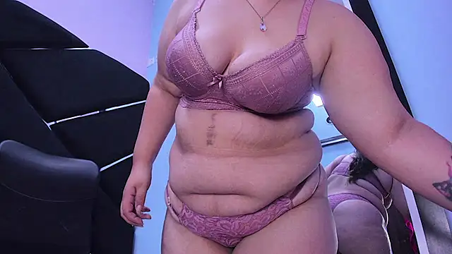 Snapshot of MiaRouss69 chatting on 03.21.26 MiaRouss69 online show from 03.21.26
