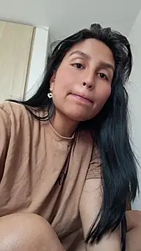 Snapshot of LunaRouuse_ chatting on 06.17.26 LunaRouuse online show from 06.17.26
