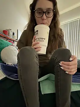 Snapshot of julia4thewin chatting on 03.04.26 julia4thewin online show from 03.04.26