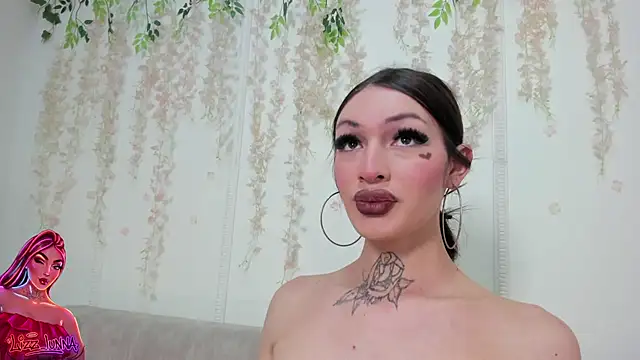 lizz lunna online show from 04.08.26