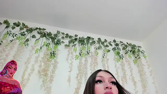 Snapshot of lizz_lunna chatting on 04.22.26 lizz lunna online show from 04.22.26