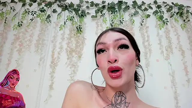 Snapshot of lizz_lunna chatting on 05.07.26 lizz lunna online show from 05.07.26