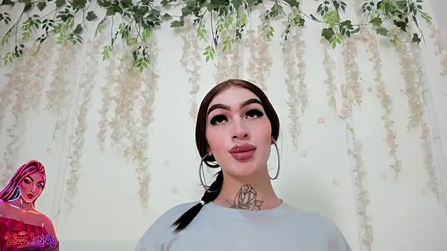 Snapshot of lizz_lunna chatting on 05.23.26 lizz lunna online show from 05.23.26