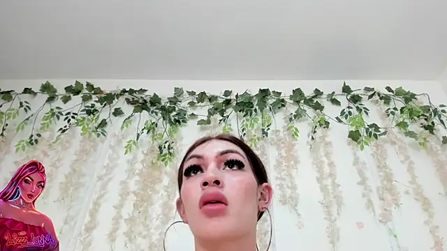 Snapshot of lizz_lunna chatting on 05.29.26 lizz lunna online show from 05.29.26