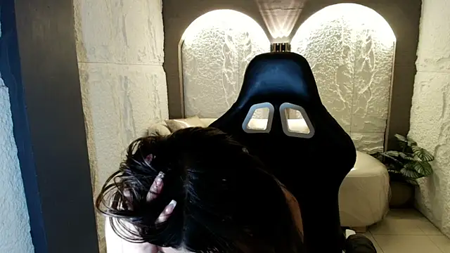 Snapshot of katalina_r_ chatting on 04.19.26 katalina r online show from 04.19.26