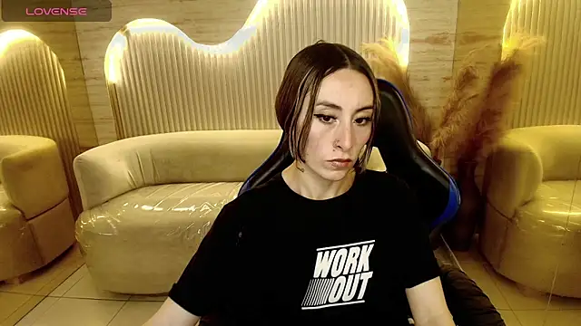 Snapshot of katalina_r_ chatting on 04.27.26 katalina r online show from 04.27.26