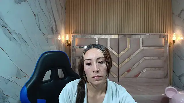 Snapshot of katalina_r_ chatting on 05.01.26 katalina r online show from 05.01.26