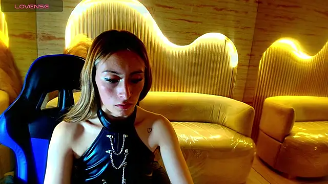 Snapshot of katalina_r_ chatting on 05.16.26 katalina r online show from 05.16.26