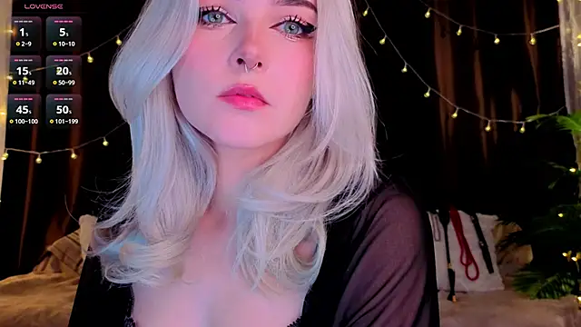 ShyniAlice online show from 05.06.26