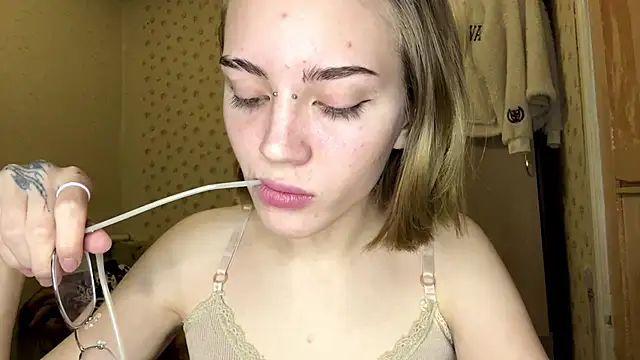 Snapshot of KerieDitti chatting on 01.11.26 KerieDitti online show from 01.11.26