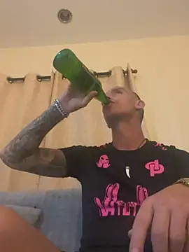 Snapshot of sexytony82 chatting on 02.02.26 sexytony82 online show from 02.02.26