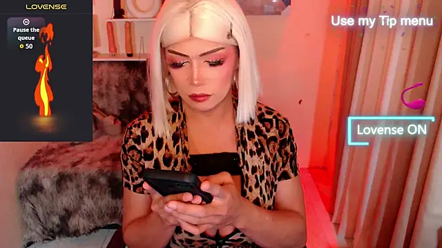 Snapshot of deliciousClaire chatting on 06.25.26 deliciousClaire online show from 06.25.26