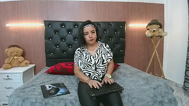 lolitaa lux online show from 01.13.26