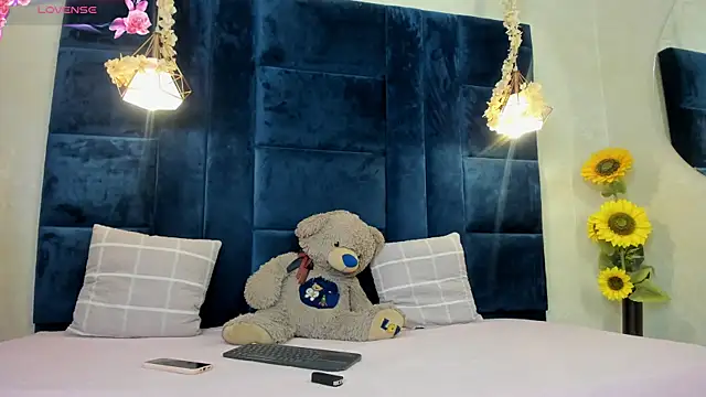 Laura Miller1 online show from 03.15.26