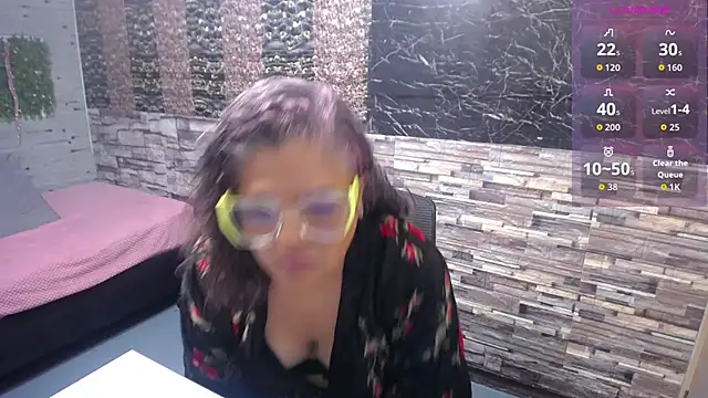 mia pazzi online show from 01.12.26