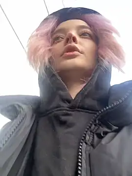 aka Blonde online show from 03.08.26