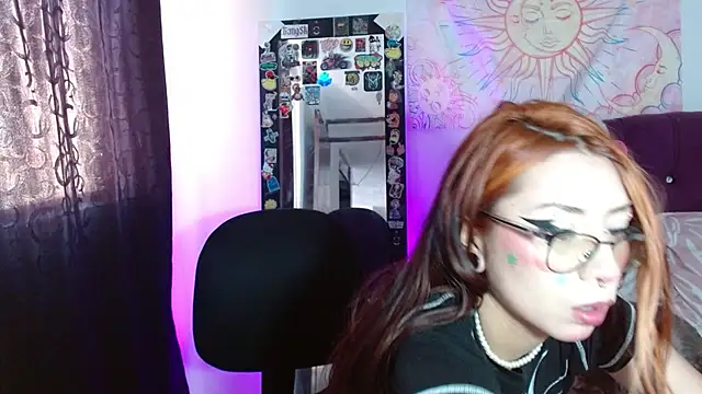 Snapshot of kittymiauu444 chatting on 02.10.26 kittymiauu444 online show from 02.10.26