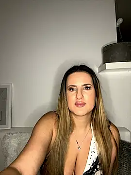 Snapshot of Liana-1 chatting on 01.15.26 Liana-1 online show from 01.15.26