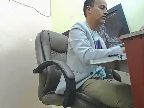 Oswalldo   online show from 02.23.26