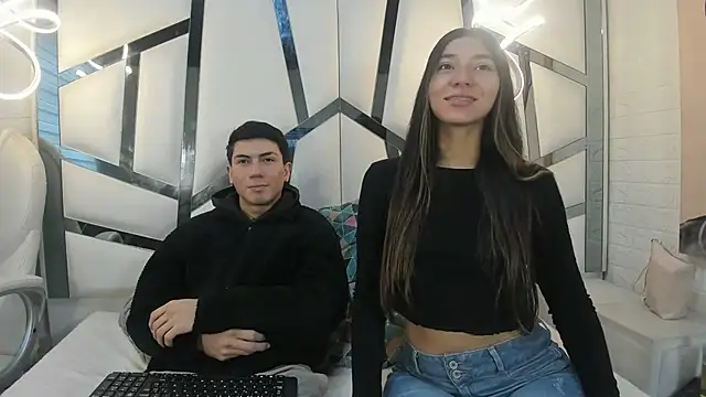 Snapshot of ScarlettAndLucas chatting on 02.23.26 ScarlettAndLucas online show from 02.23.26