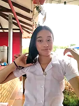 Snapshot of l0lita_emi chatting on 02.15.26 l0lita emi online show from 02.15.26