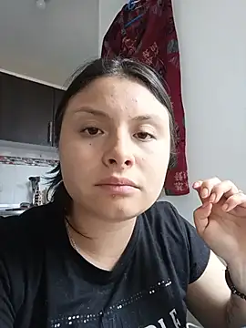 Snapshot of yessica_gomez01 chatting on 06.19.26 yessica gomez01 online show from 06.19.26