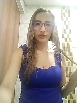 chloe bitelly  online show from 04.11.26