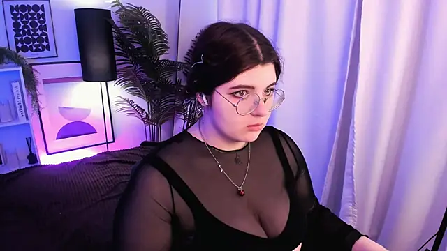 Snapshot of Siena_aa chatting on 05.21.26 Siena aa online show from 05.21.26