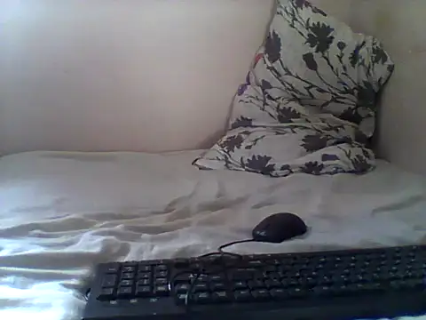 Snapshot of handsomeguy02 chatting on 06.15.26 handsomeguy02 online show from 06.15.26