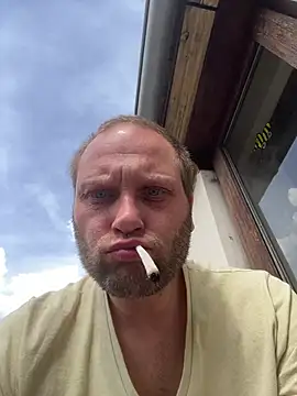 Snapshot of Hamsterdich chatting on 05.17.26 Hamsterdich online show from 05.17.26
