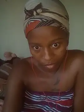 Snapshot of Princess2002Electron chatting on 02.05.26 Princess2002Electron online show from 02.05.26