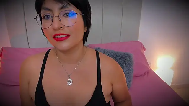 Snapshot of nathy_bush chatting on 04.22.26 nathy bush online show from 04.22.26