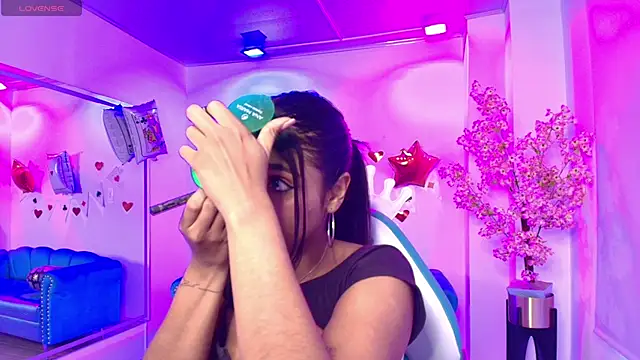 Divinee Cloe online show from 02.13.26