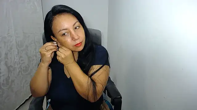 Snapshot of soyElena46 chatting on 04.29.26 soyElena46 online show from 04.29.26