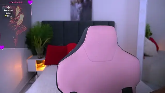 Snapshot of goldenatlasX chatting on 03.02.26 goldenatlasX online show from 03.02.26