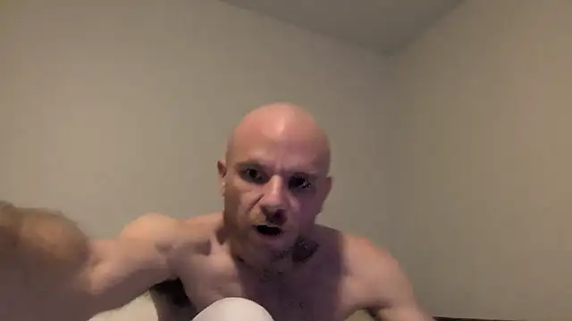 Snapshot of FrankieFuckMe chatting on 02.05.26 FrankieFuckMe online show from 02.05.26