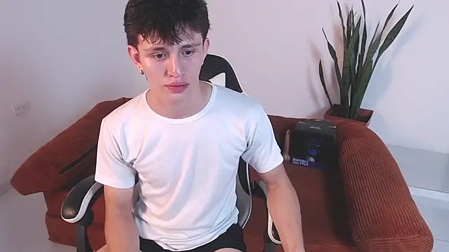 Snapshot of DarrenColleen chatting on 02.18.26 DarrenColleen online show from 02.18.26