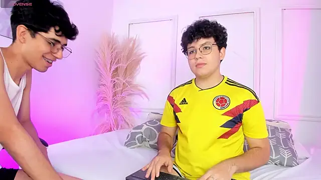 Snapshot of ian_and_austin chatting on 01.12.26 ian and austin online show from 01.12.26