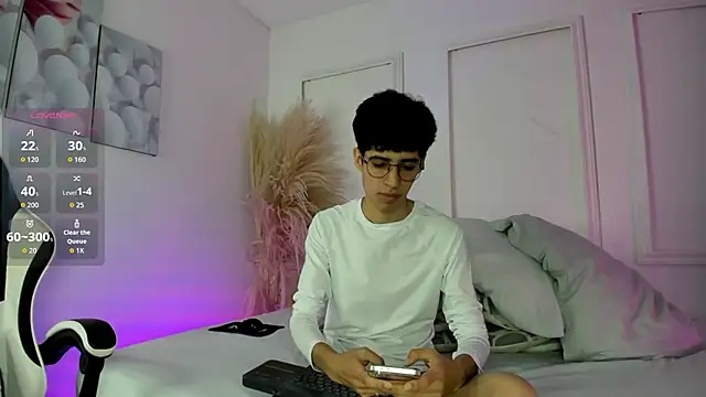 Snapshot of ian_and_austin chatting on 01.14.26 ian and austin online show from 01.14.26