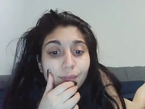 Snapshot of Roxanamadia chatting on 02.08.26 Roxanamadia online show from 02.08.26