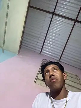 Snapshot of javi182025 chatting on 02.21.26 javi182025 online show from 02.21.26