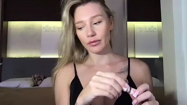 Snapshot of Stella_muse chatting on 06.16.26 Stella muse online show from 06.16.26