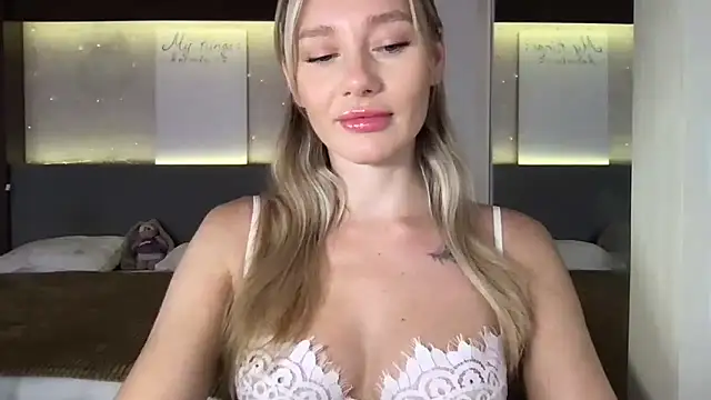 Snapshot of Stella_muse chatting on 06.17.26 Stella muse online show from 06.17.26