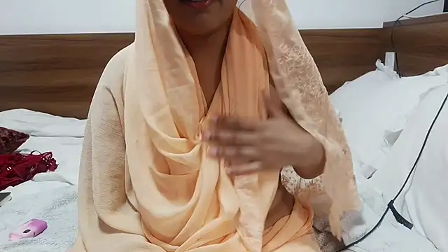 Snapshot of slimthickdesi chatting on 07.07.26 slimthickdesi online show from 07.07.26