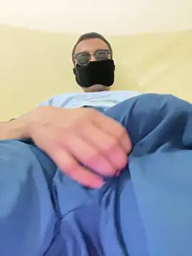 Uzieham22 online show from 02.21.26