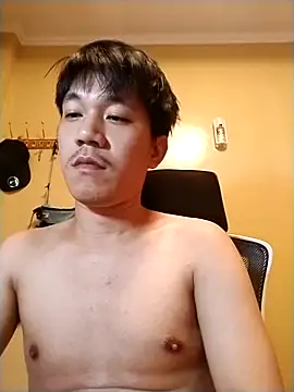 Snapshot of asian_guy67 chatting on 04.26.26 asian guy67 online show from 04.26.26