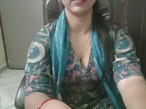 Snapshot of Adaa7 chatting on 05.26.26 Adaa7 online show from 05.26.26