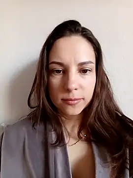 Snapshot of She-Moon chatting on 04.19.26 She-Moon online show from 04.19.26