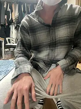 Snapshot of Alexkimsumin chatting on 04.16.26 Alexkimsumin online show from 04.16.26