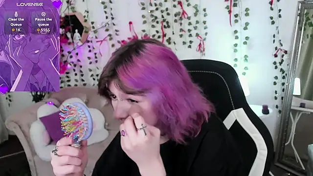 Ashley Veil online show from 04.17.26